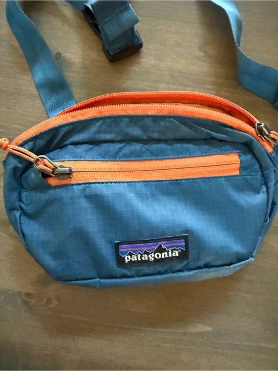Patagonia Handbags - Patagonia- Ultralight Black Hole Hip Pouch